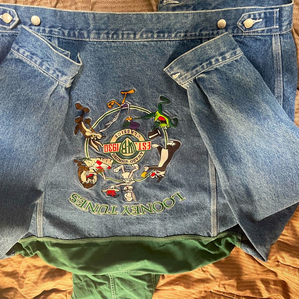 1995 Warner Bros Looney Tunes
Embroidered Denim Jacket Original